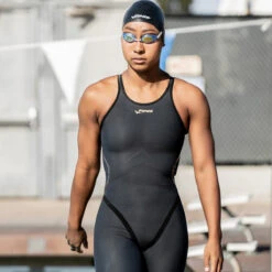 FINIS Rival 2.0 Closed Back Kneeskin | Elite Technical Racing Suit (Black)